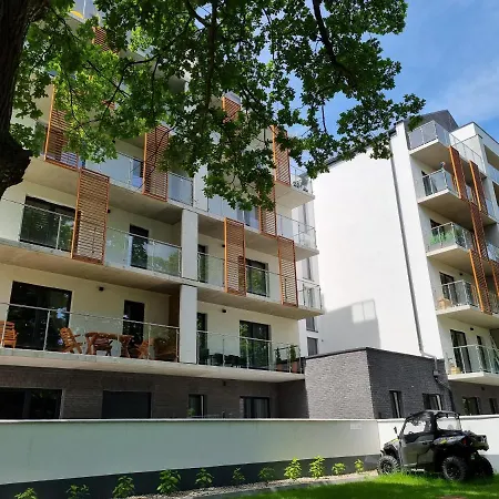 Laguna 12 * ポラニツァ・ズドゥルイ